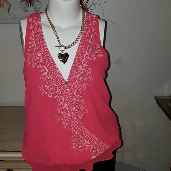 Pink tank top with white embroidery from Rorybeca - Picture 3 of 3